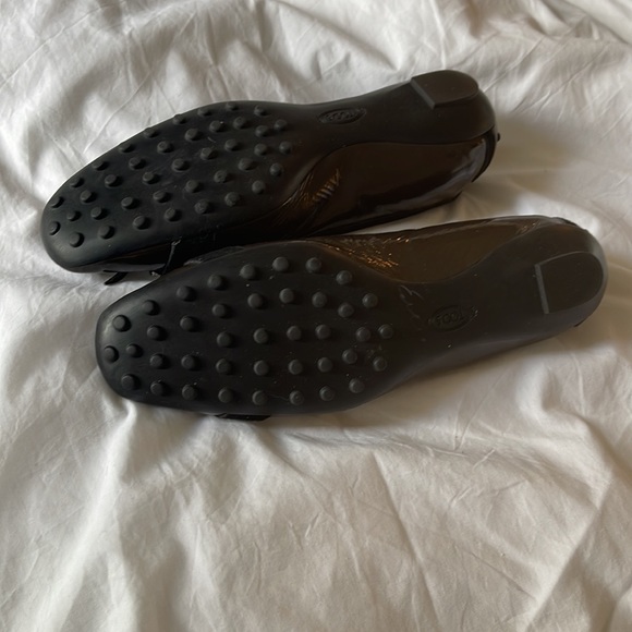 Tod’s Patent Leather Driving Shoe - Picture 5 of 6